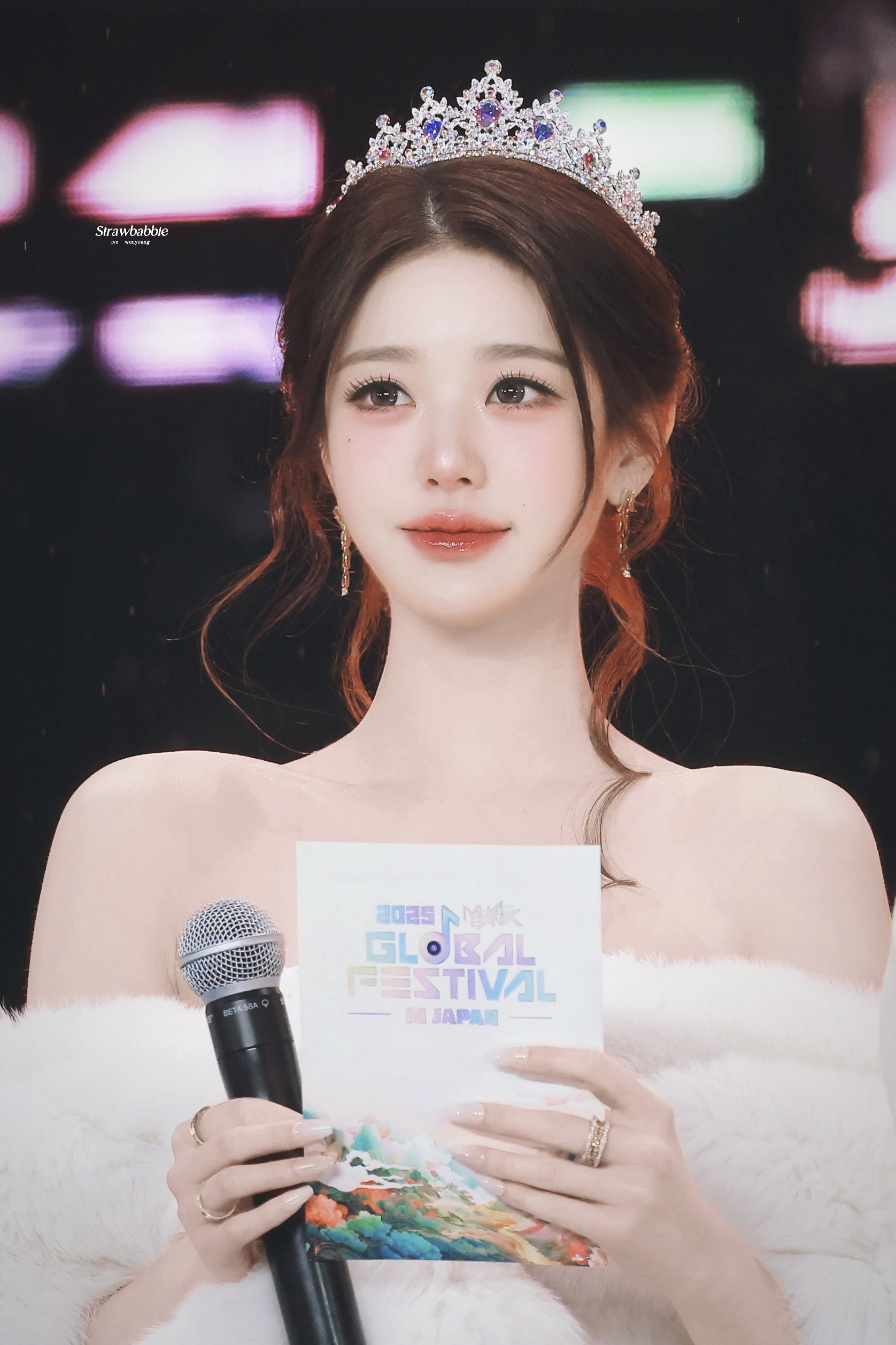 Jang Won Young chỉ nháy mắt cũng khiến triệu người muốn theo đuổi- Ảnh 2. Jang Won Young chỉ nháy mắt cũng khiến triệu người muốn theo đuổi- Ảnh 2.