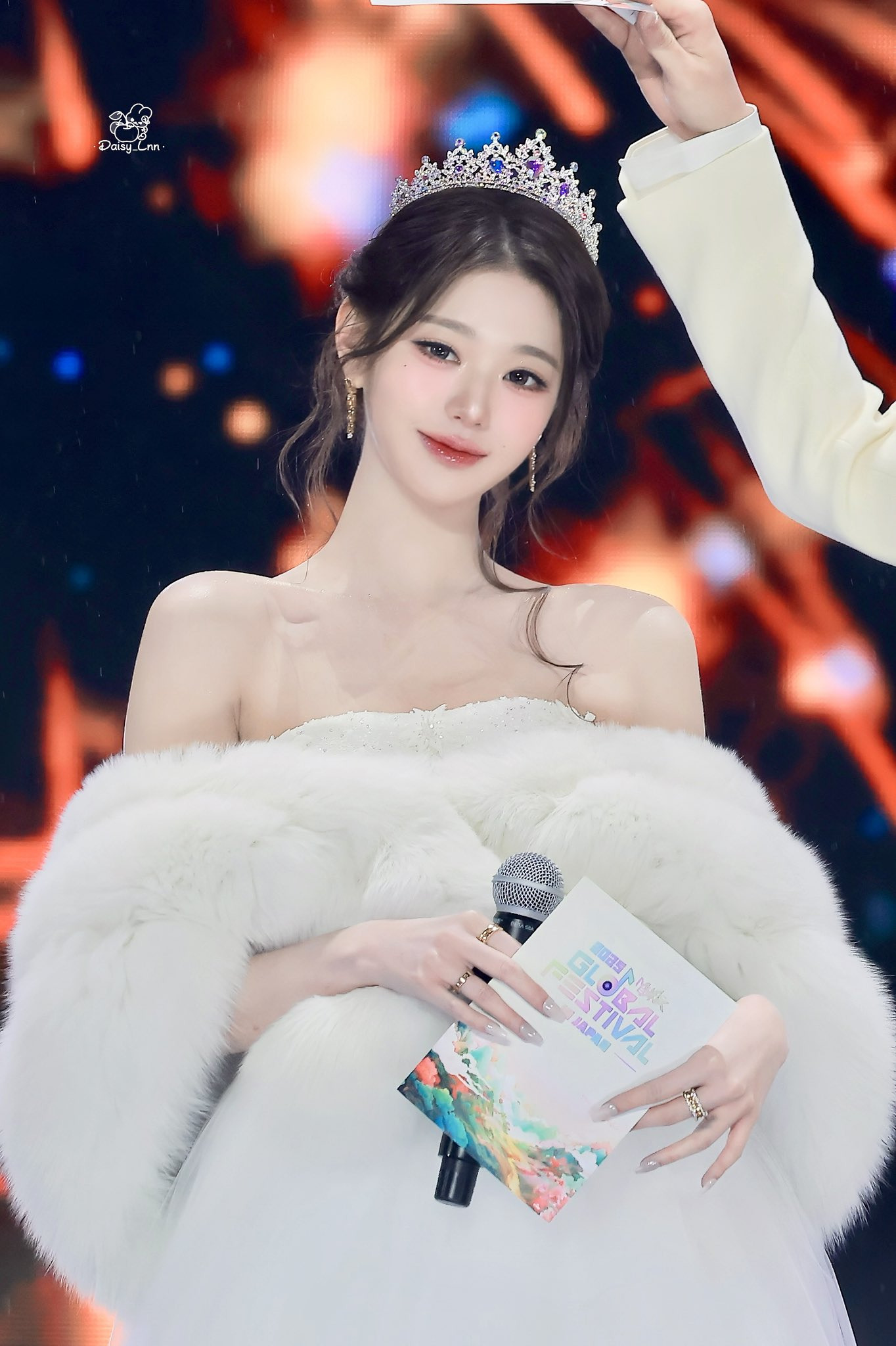 Jang Won Young chỉ nháy mắt cũng khiến triệu người muốn theo đuổi- Ảnh 5. Jang Won Young chỉ nháy mắt cũng khiến triệu người muốn theo đuổi- Ảnh 5.