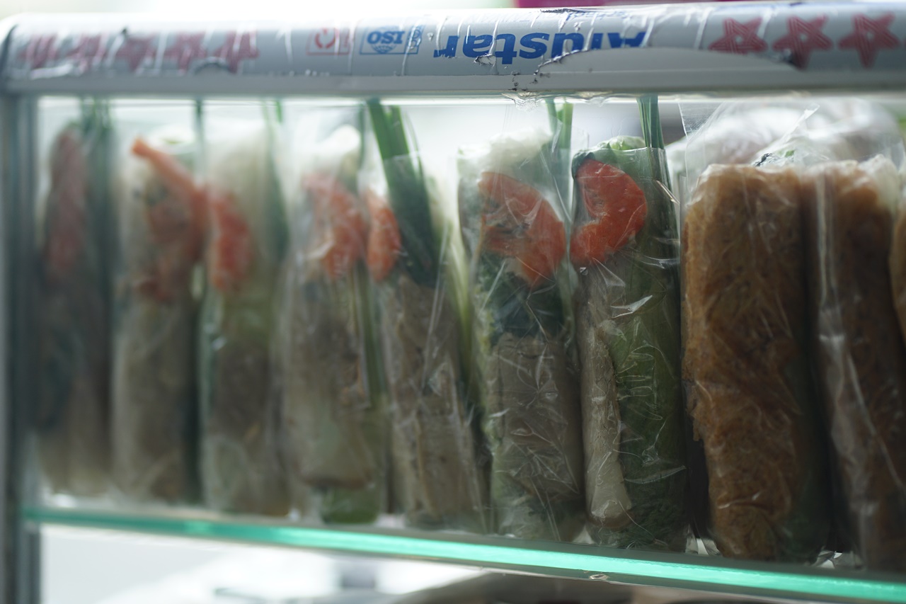 Xe gỏi cuốn 7.000 đồng của mẹ Ngọc Trinh ở TP.HCM: "Con còn tương lai, mẹ thì hết rồi"- Ảnh 8. Xe gỏi cuốn 7.000 đồng của mẹ Ngọc Trinh ở TP.HCM: "Con còn tương lai, mẹ thì hết rồi"- Ảnh 8.