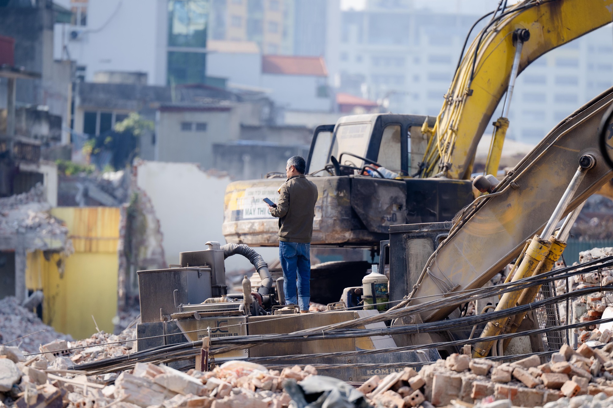 Toàn cảnh hiện trạng đường Đê La Thành sau khi được giải toả để xây đường vành đai 1- Ảnh 22. Toàn cảnh hiện trạng đường Đê La Thành sau khi được giải toả để xây đường vành đai 1- Ảnh 22.