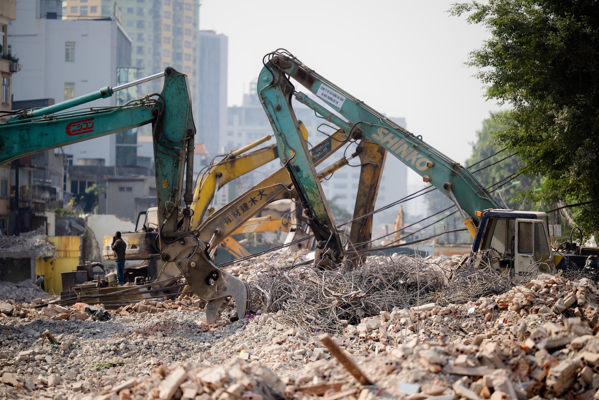 Toàn cảnh hiện trạng đường Đê La Thành sau khi được giải toả để xây đường vành đai 1- Ảnh 16. Toàn cảnh hiện trạng đường Đê La Thành sau khi được giải toả để xây đường vành đai 1- Ảnh 16.