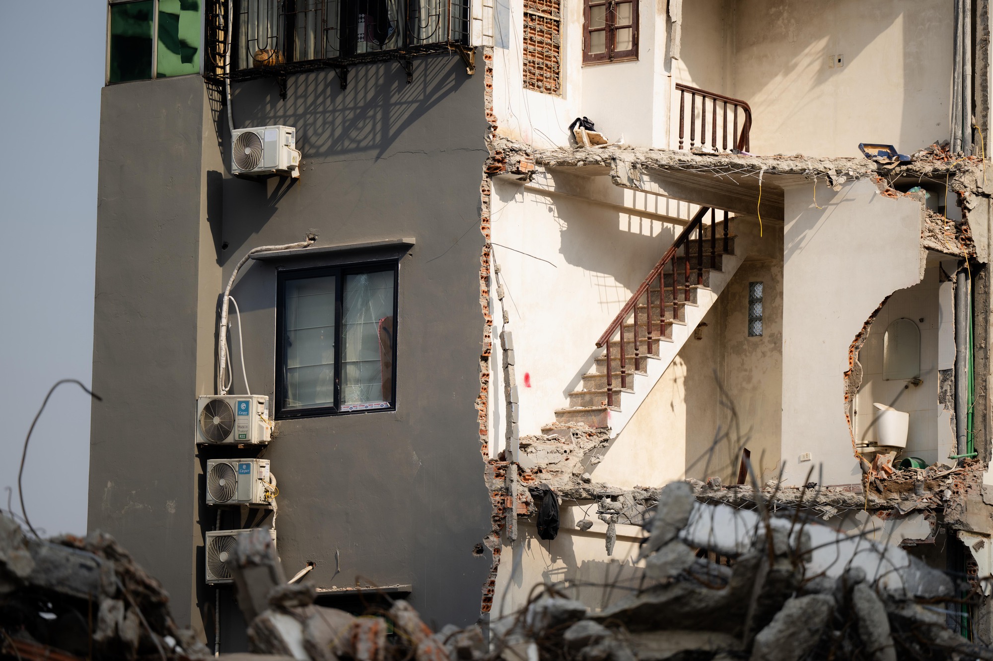 Toàn cảnh hiện trạng đường Đê La Thành sau khi được giải toả để xây đường vành đai 1- Ảnh 7. Toàn cảnh hiện trạng đường Đê La Thành sau khi được giải toả để xây đường vành đai 1- Ảnh 7.