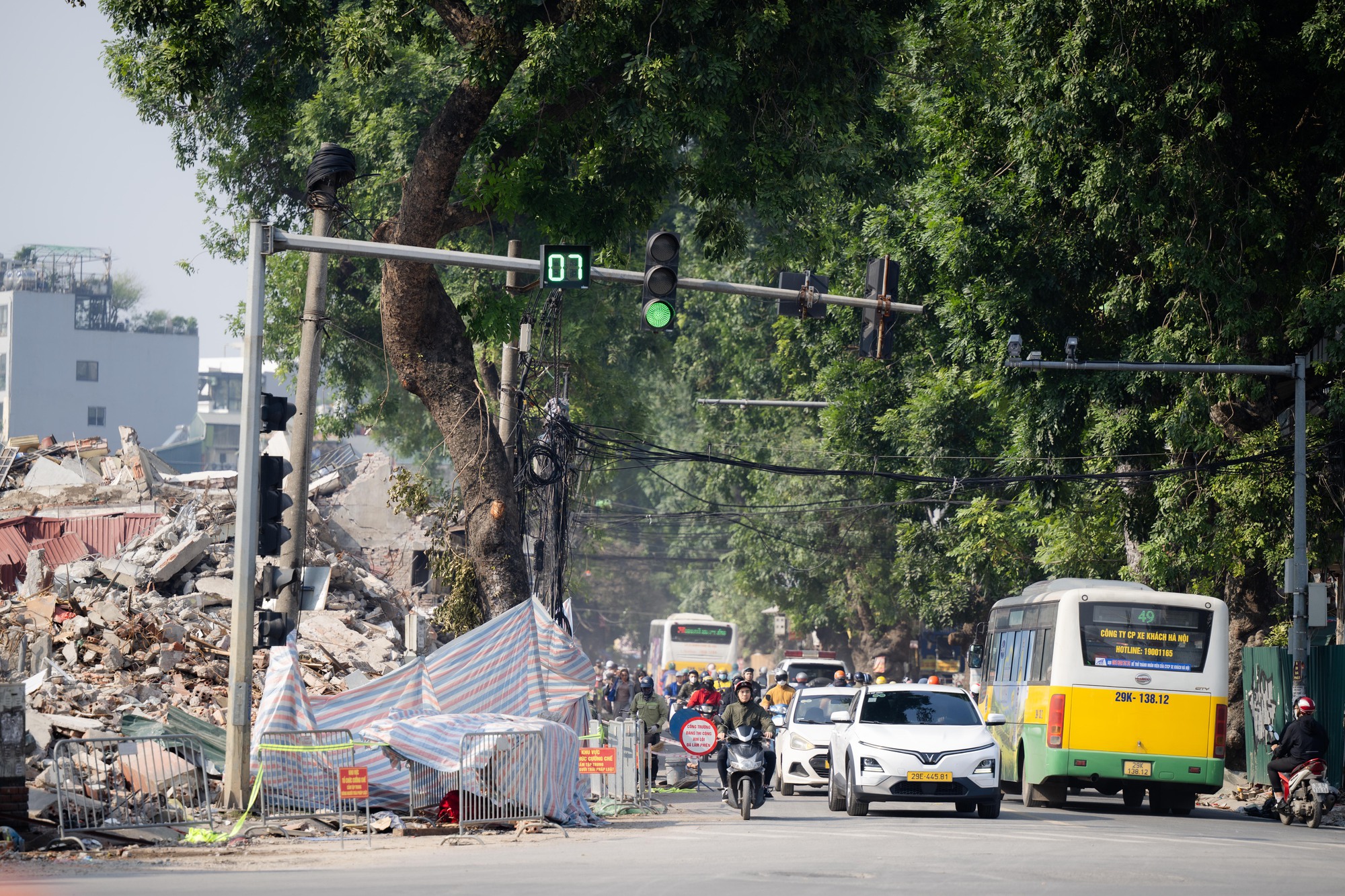 Toàn cảnh hiện trạng đường Đê La Thành sau khi được giải toả để xây đường vành đai 1- Ảnh 2. Toàn cảnh hiện trạng đường Đê La Thành sau khi được giải toả để xây đường vành đai 1- Ảnh 2.