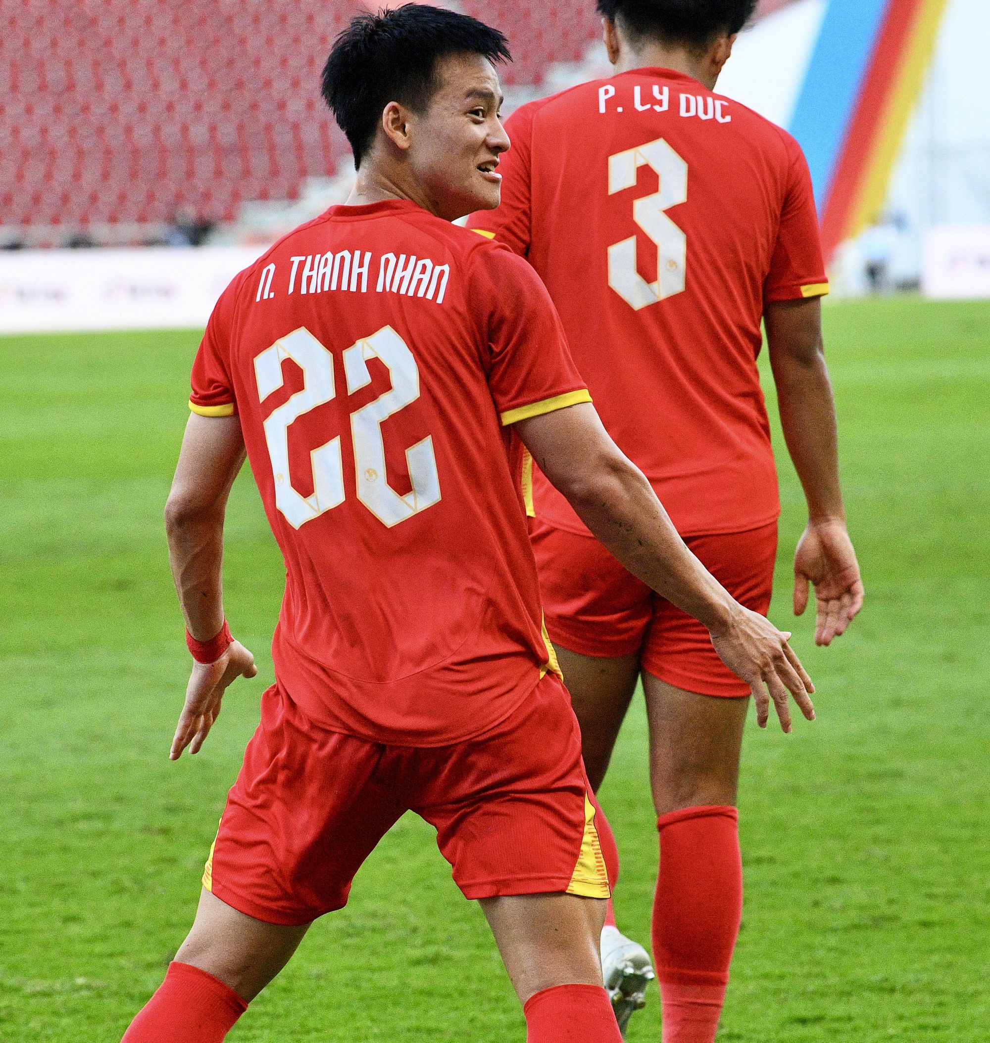 Nam thần 2k3 ăn mừng như Ronaldo, nói 1 câu cực ý nghĩa khi ghi bàn giúp U22 Việt Nam vào chung kết SEA Games- Ảnh 4. Nam thần 2k3 ăn mừng như Ronaldo, nói 1 câu cực ý nghĩa khi ghi bàn giúp U22 Việt Nam vào chung kết SEA Games- Ảnh 4.