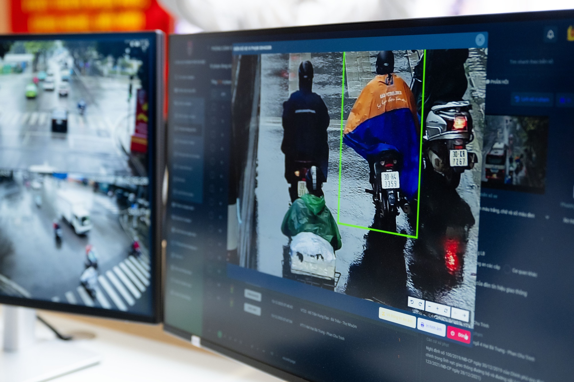Cú zoom "thần sầu" của camera AI ở Hà Nội- Ảnh 1. Cú zoom "thần sầu" của camera AI ở Hà Nội- Ảnh 1.