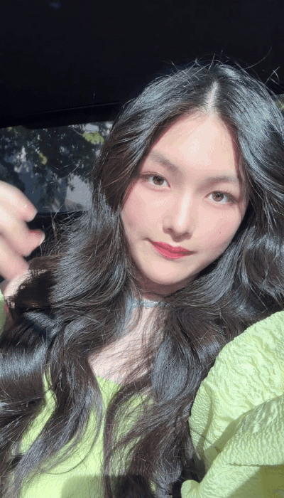 Sao nh&iacute; Bố ơi m&igrave;nh đi đ&acirc;u thế 16 tuổi đ&atilde; c&oacute; Rolls-Royce ri&ecirc;ng, vi vu bằng Maybach 56 tỷ- Ảnh 1.