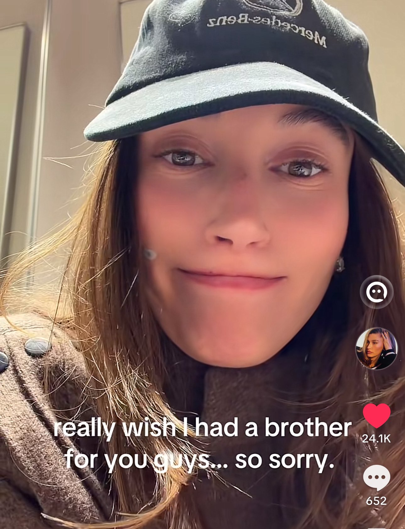 Mọi thứ hoá điên khi Hailey Bieber 