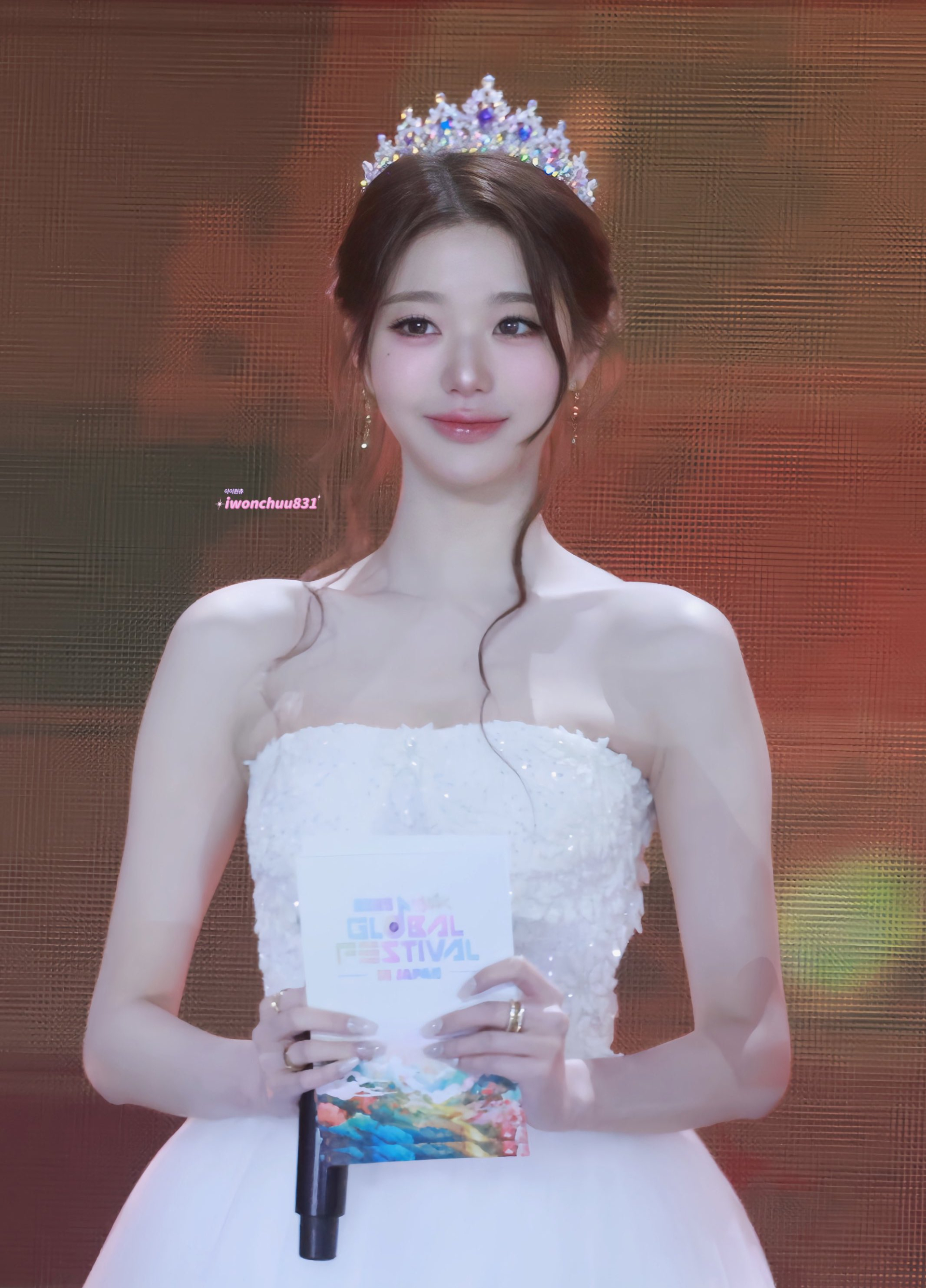 "Ụp crown" ngay cho mỹ nh&acirc;n n&agrave;y: Kh&ocirc;ng t&igrave;m được một lỗ hổng visual, c&agrave;ng ng&agrave;y c&agrave;ng đẹp l&agrave; sao!- Ảnh 4.