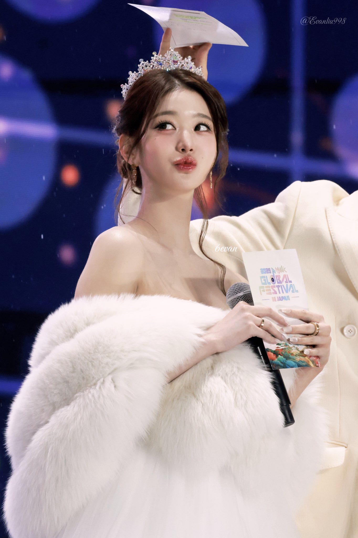 "Ụp crown" ngay cho mỹ nh&acirc;n n&agrave;y: Kh&ocirc;ng t&igrave;m được một lỗ hổng visual, c&agrave;ng ng&agrave;y c&agrave;ng đẹp l&agrave; sao!- Ảnh 6.