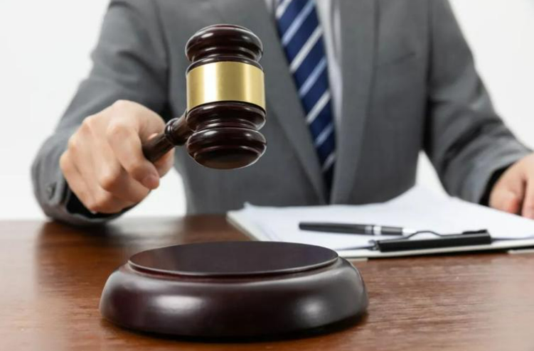 Từ chối trả hơn 4,2 triệu đồng ph&iacute; thang m&aacute;y v&igrave; sống ở tầng 1, người đ&agrave;n &ocirc;ng bị c&ocirc;ng ty BĐS kiện ra t&ograve;a vẫn khẳng định: &ldquo;T&ocirc;i kh&ocirc;ng d&ugrave;ng sao phải trả tiền&rdquo;- Ảnh 2.