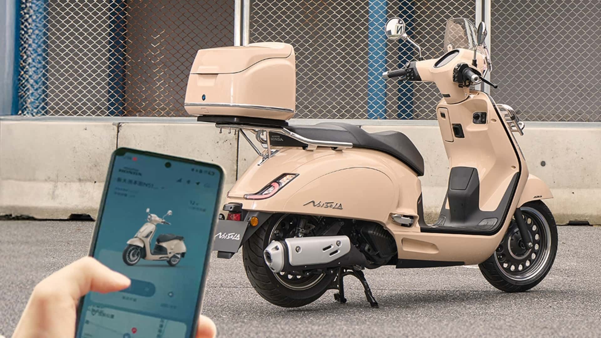 Đây là chiếc xe tay ga 'rất Ý' nhưng nhưng lại đến từ Honda- Ảnh 3. Đây là chiếc xe tay ga 'rất Ý' nhưng nhưng lại đến từ Honda- Ảnh 3.