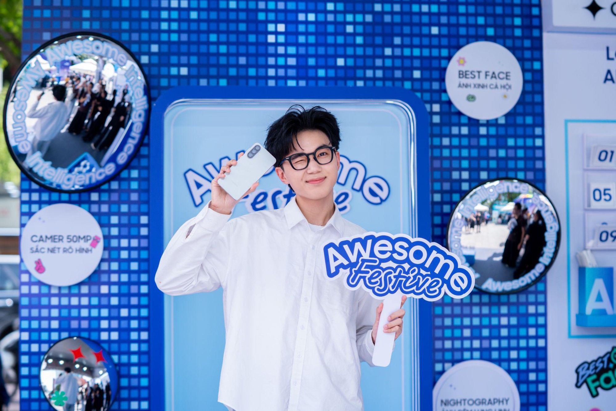 Awesome Immersive Tour mang l&ocirc; t&ocirc;, xin xăm đến phố đi bộ Nguyễn Huệ - thu h&uacute;t loạt TikToker v&agrave; sao đ&igrave;nh đ&aacute;m- Ảnh 3.