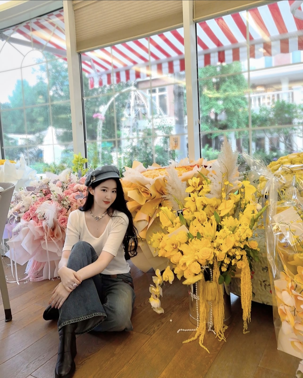 Lưu Diệc Phi dáng chuẩn cỡ nào, nhìn cách diện quần mới nhất là biết!- Ảnh 5.