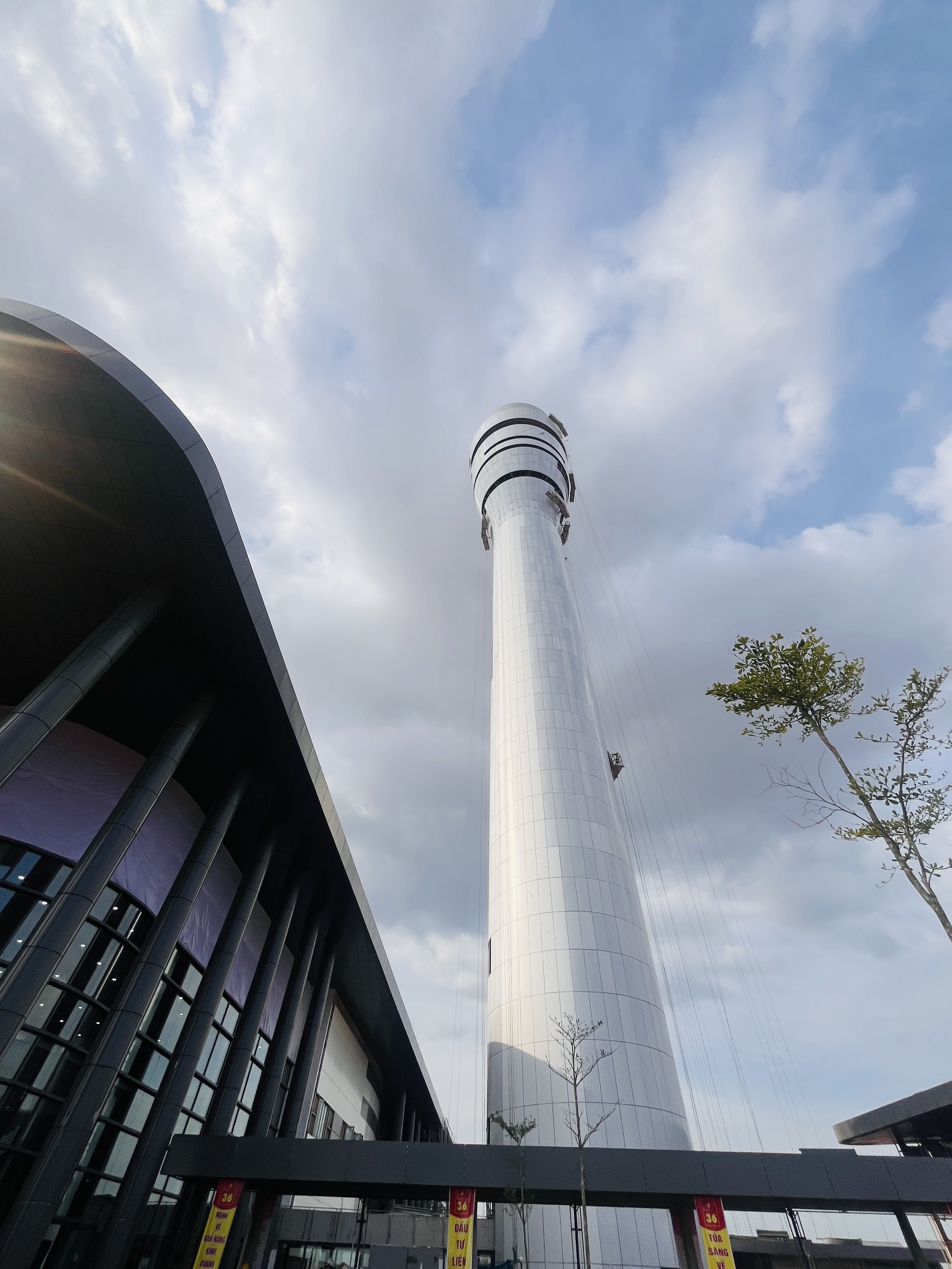 Thời khắc lịch sử: Siêu máy bay hạ cánh thành công, chính thức 'xông đất' sân bay 16 tỷ USD của Việt Nam- Ảnh 4. Thời khắc lịch sử: Siêu máy bay hạ cánh thành công, chính thức 'xông đất' sân bay 16 tỷ USD của Việt Nam- Ảnh 4.