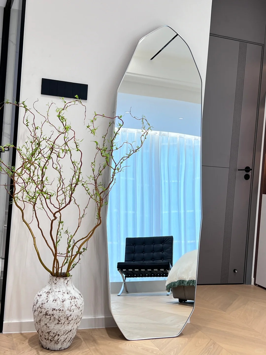 Th&uacute; chơi Liễu Rồng: Khi những "c&agrave;nh củi kh&ocirc;" uốn lượn mang cả m&ugrave;a xu&acirc;n v&agrave; t&agrave;i lộc v&agrave;o nh&agrave;- Ảnh 7.