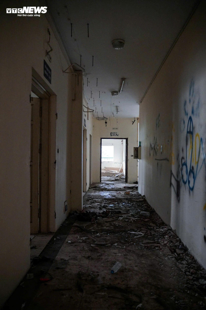 Nghìn căn tái định cư bỏ hoang giữa cơn khát nhà ở xã hội tại Hà Nội- Ảnh 4.