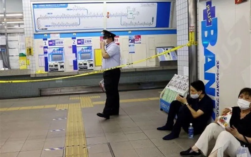 Hiện trường vụ đ&acirc;m dao tại trung t&acirc;m thương mại ở Fukuoka, ng&agrave;y 14/12/2025 (Ảnh: Tasnim)