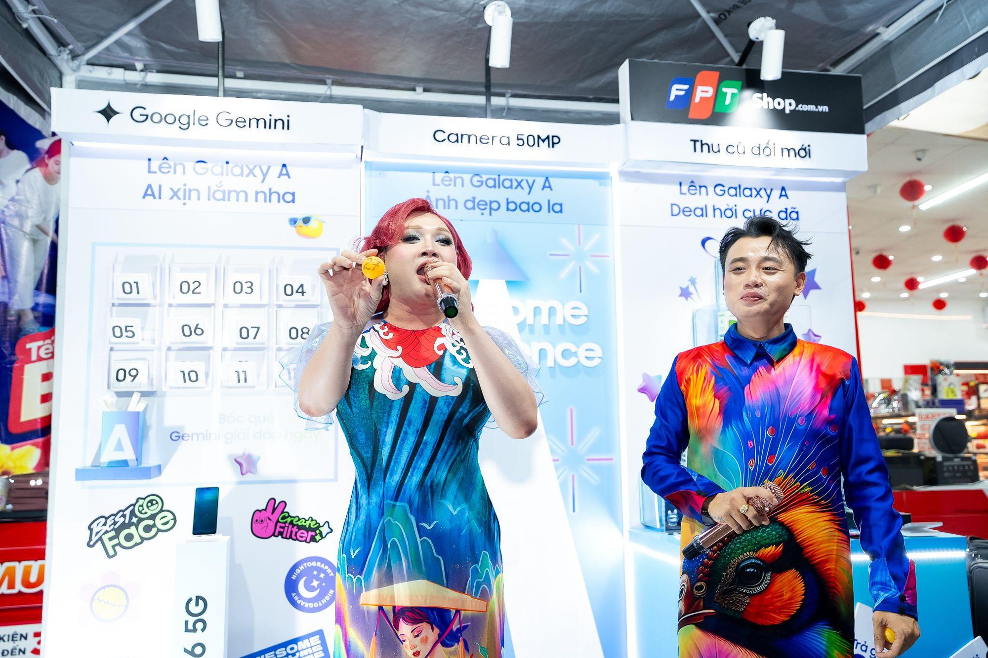 Awesome Immersive Tour mang l&ocirc; t&ocirc;, xin xăm đến phố đi bộ Nguyễn Huệ - thu h&uacute;t loạt TikToker v&agrave; sao đ&igrave;nh đ&aacute;m- Ảnh 10.