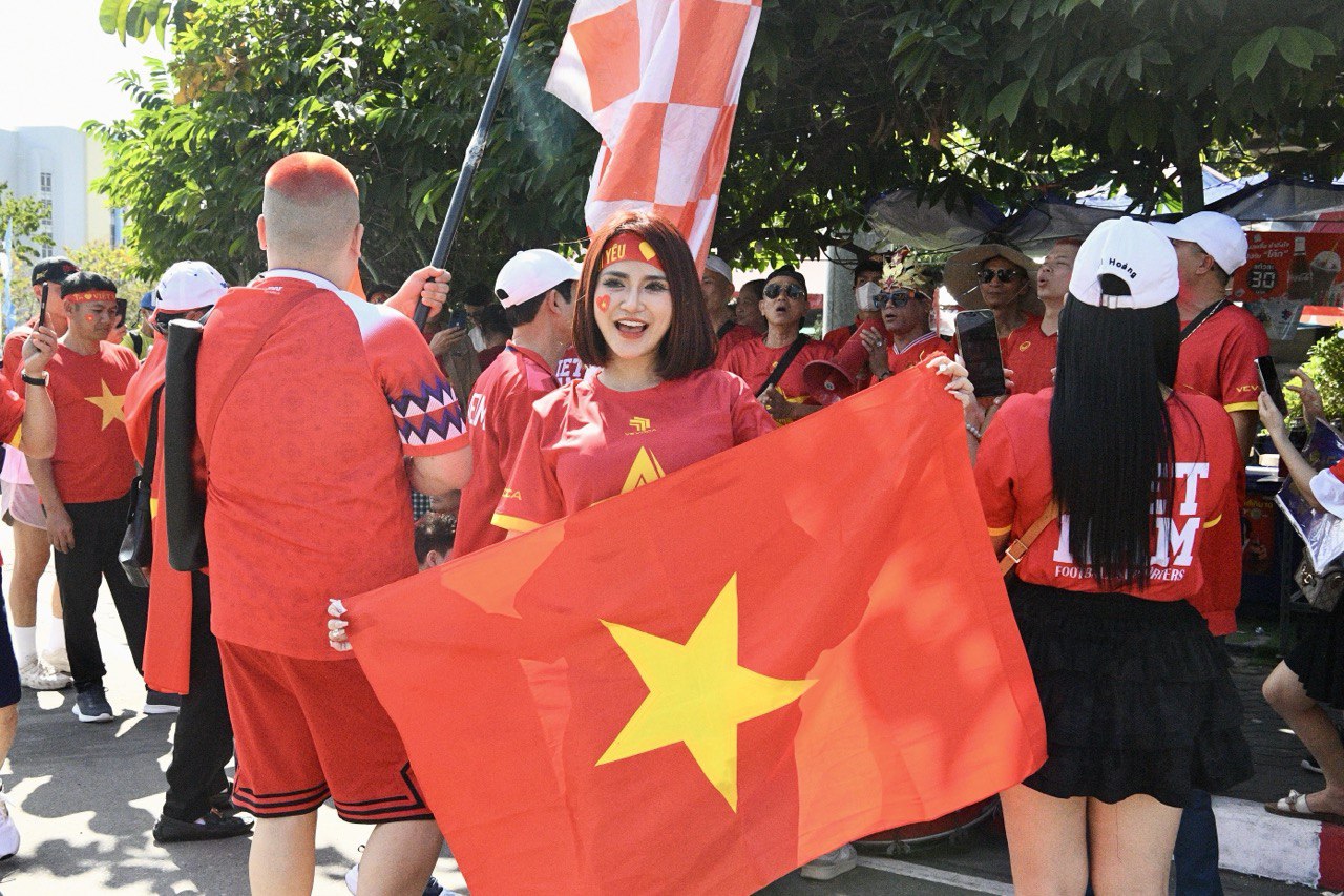 Diễn biến U22 Việt Nam vs Philippines bán kết SEA Games 33: Thế trận căng thẳng- Ảnh 13. Diễn biến U22 Việt Nam vs Philippines bán kết SEA Games 33: Thế trận căng thẳng- Ảnh 13.