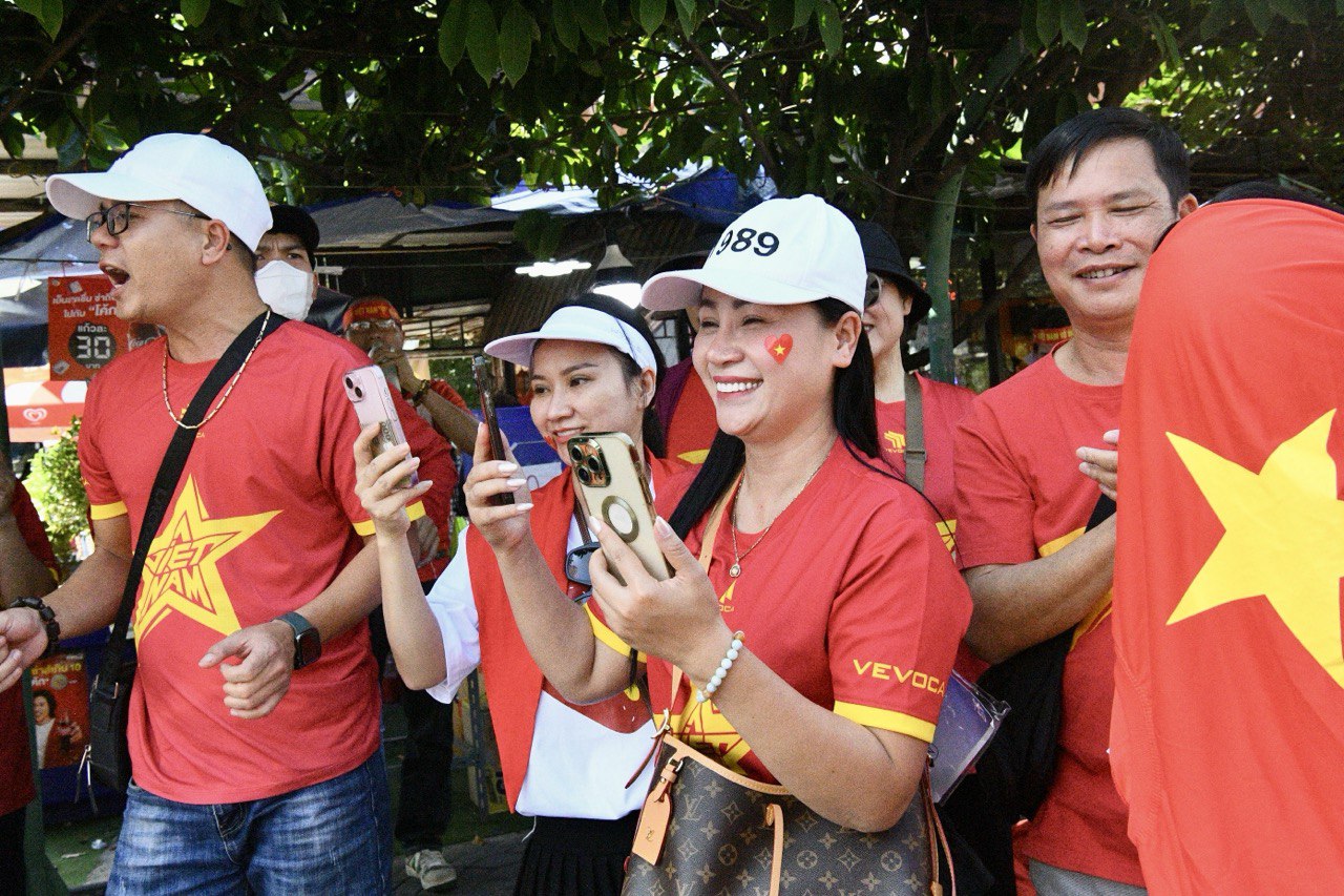 Diễn biến U22 Việt Nam vs Philippines bán kết SEA Games 33: Thế trận căng thẳng- Ảnh 15. Diễn biến U22 Việt Nam vs Philippines bán kết SEA Games 33: Thế trận căng thẳng- Ảnh 15.