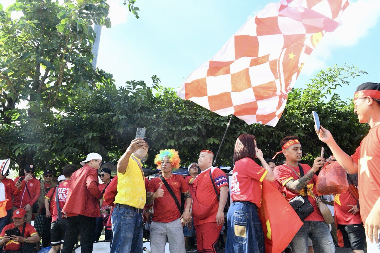 Diễn biến U22 Việt Nam vs Philippines bán kết SEA Games 33: Thế trận căng thẳng- Ảnh 19. Diễn biến U22 Việt Nam vs Philippines bán kết SEA Games 33: Thế trận căng thẳng- Ảnh 19.