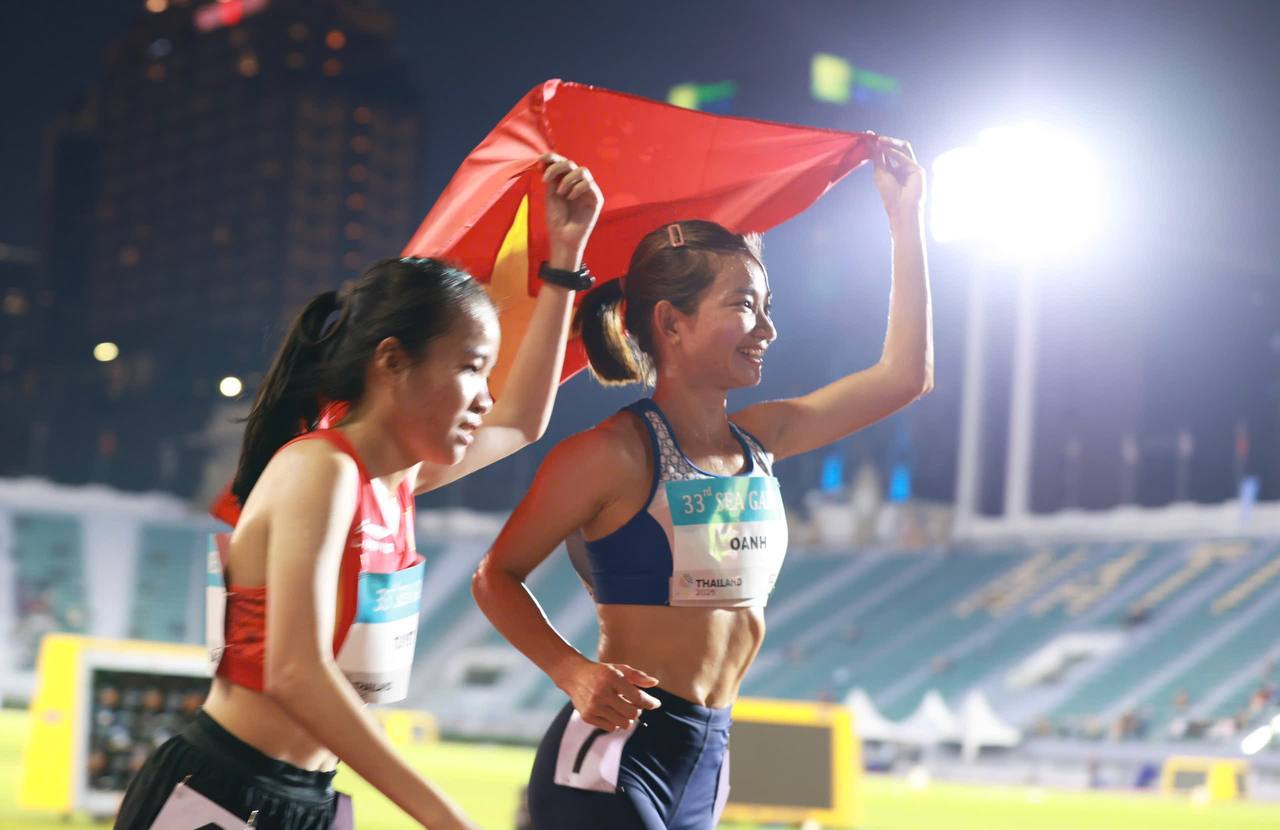 Nguyễn Thị Oanh xô đổ kỷ lục của Nguyễn Thị Huyền trở thành huyền thoại điền kinh Việt Nam giành nhiều HCV nhất SEA Games- Ảnh 8. Nguyễn Thị Oanh xô đổ kỷ lục của Nguyễn Thị Huyền trở thành huyền thoại điền kinh Việt Nam giành nhiều HCV nhất SEA Games- Ảnh 8.