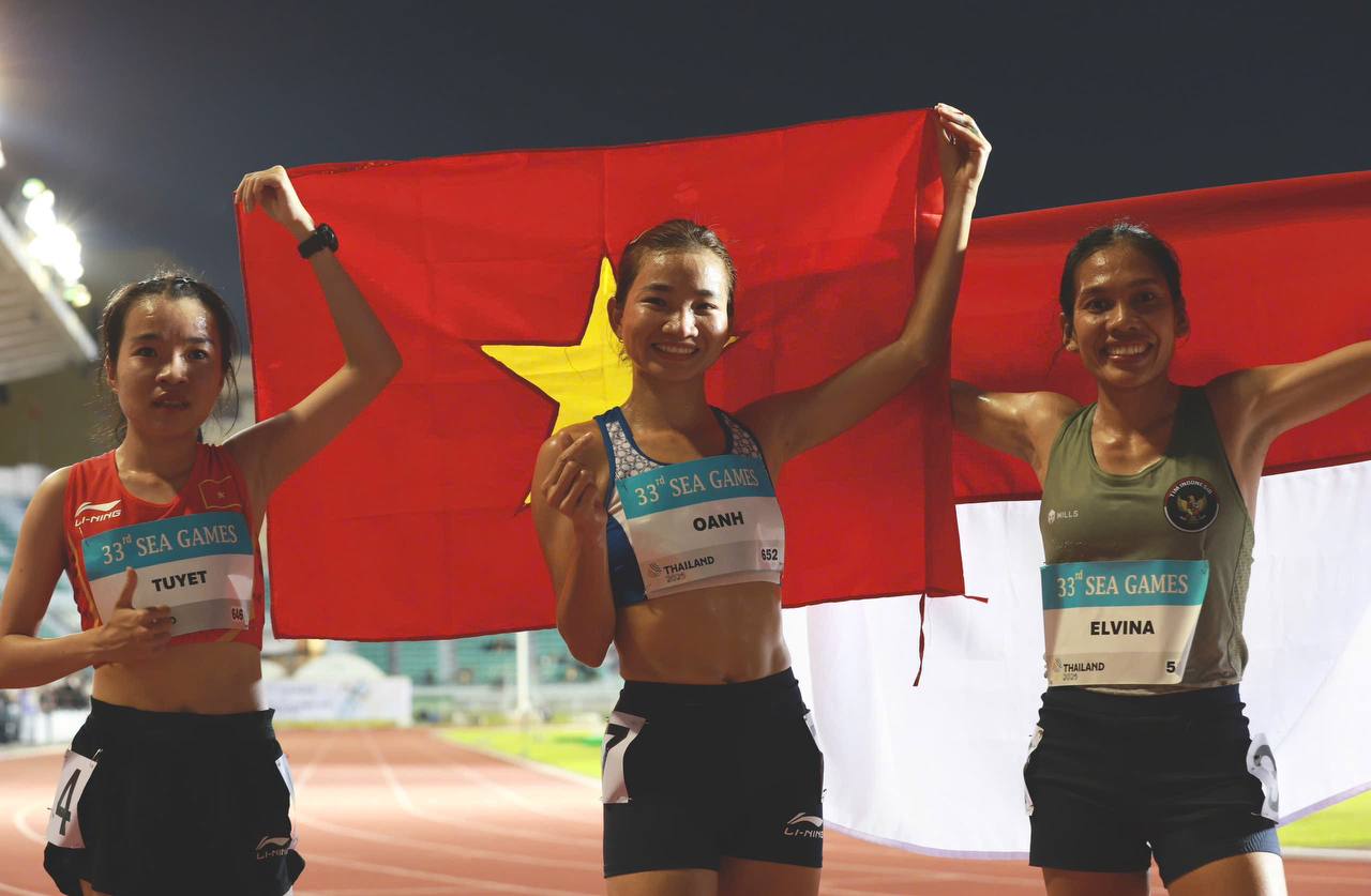 Nguyễn Thị Oanh xô đổ kỷ lục của Nguyễn Thị Huyền trở thành huyền thoại điền kinh Việt Nam giành nhiều HCV nhất SEA Games- Ảnh 7. Nguyễn Thị Oanh xô đổ kỷ lục của Nguyễn Thị Huyền trở thành huyền thoại điền kinh Việt Nam giành nhiều HCV nhất SEA Games- Ảnh 7.