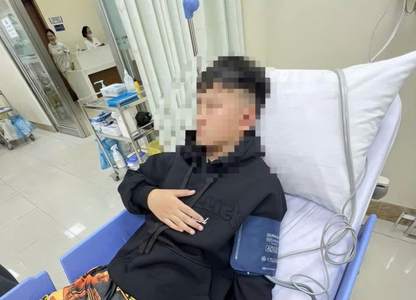 Hà Nội: Bé trai 12 tuổi nghi bị bố của bạn tát, đánh đến choáng váng, hé lộ nguồn cơn- Ảnh 2. Hà Nội: Bé trai 12 tuổi nghi bị bố của bạn tát, đánh đến choáng váng, hé lộ nguồn cơn- Ảnh 2.