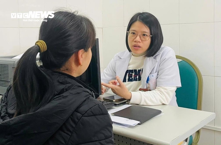 &Aacute;p lực chăm s&oacute;c gia đ&igrave;nh, người phụ nữ nhiều lần cấp cứu trong đ&ecirc;m- Ảnh 1.