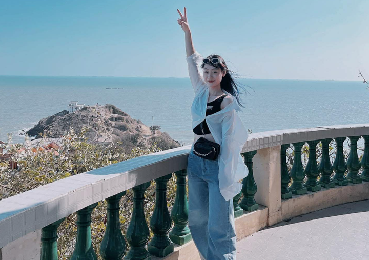 Ngắm nhan sắc hot girl xinh đẹp, giỏi võ vừa giành huy chương SEA Games 33- Ảnh 4.