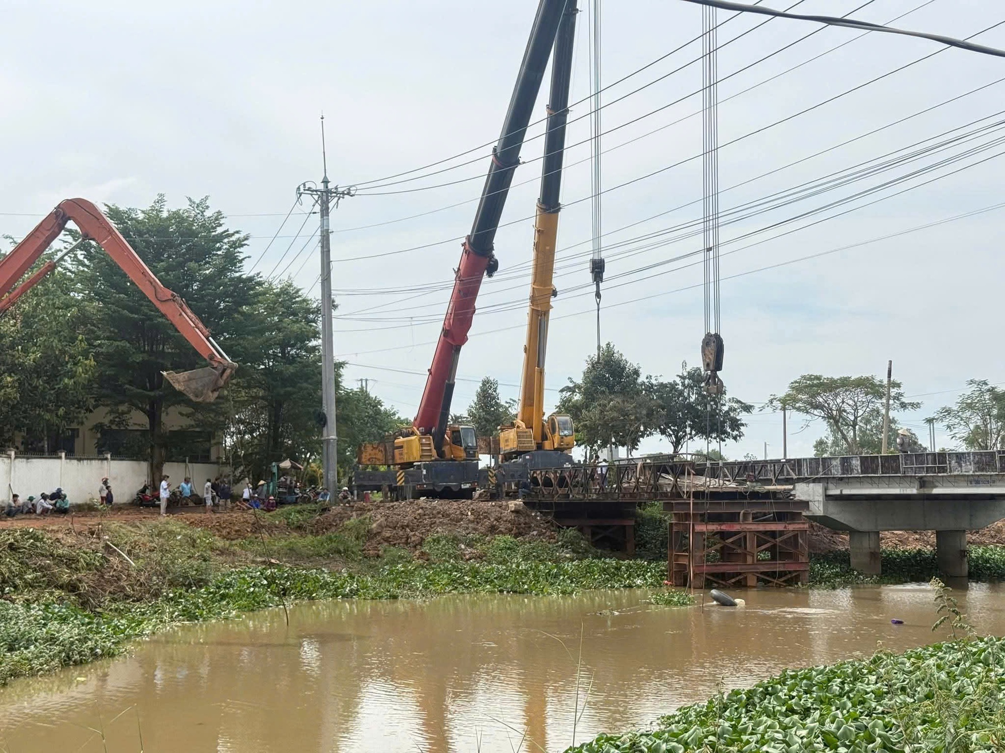 Cầu tạm Ông Mười Tâm bị sập, Tây Ninh ra thông báo khẩn- Ảnh 1. Cầu tạm Ông Mười Tâm bị sập, Tây Ninh ra thông báo khẩn- Ảnh 1.