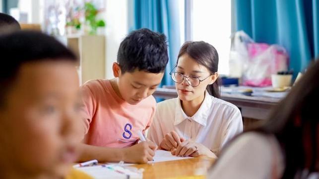 Xem cách bà mẹ TP.HCM "bóc phốt" con, tôi mới hiểu: Còn kiểu phụ huynh này, sẽ còn những đứa trẻ trượt dài trong vô định- Ảnh 1.