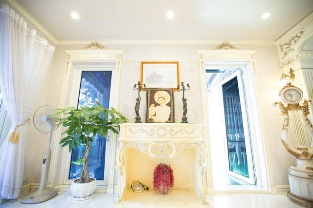 Nữ nghệ sĩ Việt là Nữ nghệ sĩ Việt là