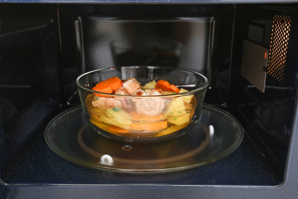 Gần 10 năm dùng lò vi sóng, đây là 4 kinh nghiệm tôi mất tiền triệu mới rút ra- Ảnh 4. Gần 10 năm dùng lò vi sóng, đây là 4 kinh nghiệm tôi mất tiền triệu mới rút ra- Ảnh 4.