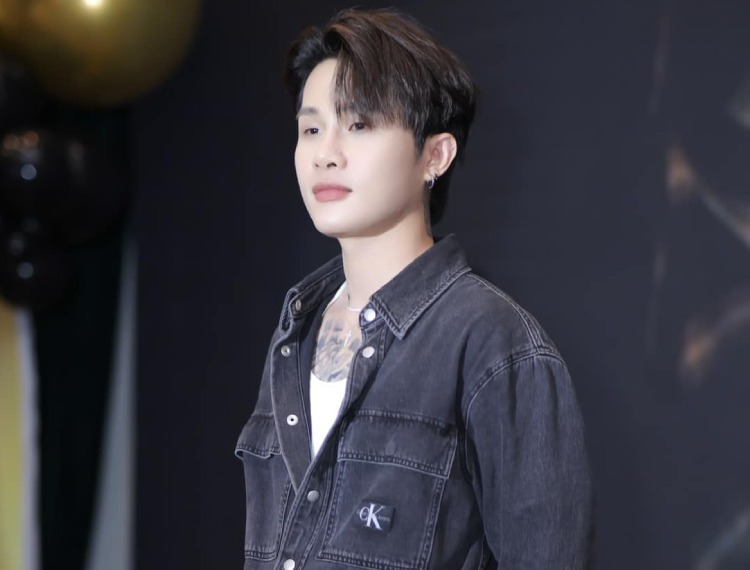 Ai là nam chính phim Tết của Trường Giang: HIEUTHUHAI, NEGAV hay nam ca sĩ vừa bị cấm diễn?- Ảnh 3. Ai là nam chính phim Tết của Trường Giang: HIEUTHUHAI, NEGAV hay nam ca sĩ vừa bị cấm diễn?- Ảnh 3.