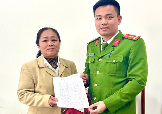 Chuyển khoản th&agrave;nh c&ocirc;ng 133 triệu đồng v&agrave;o STK 0389608388, 2 ng&agrave;y sau, người phụ nữ mới vội v&agrave;ng l&ecirc;n c&ocirc;ng an x&atilde; tr&igrave;nh b&aacute;o- Ảnh 1.