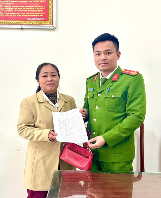 Chuyển khoản th&agrave;nh c&ocirc;ng 133 triệu đồng v&agrave;o STK 0389608388, 2 ng&agrave;y sau, người phụ nữ mới vội v&agrave;ng l&ecirc;n c&ocirc;ng an x&atilde; tr&igrave;nh b&aacute;o- Ảnh 2.