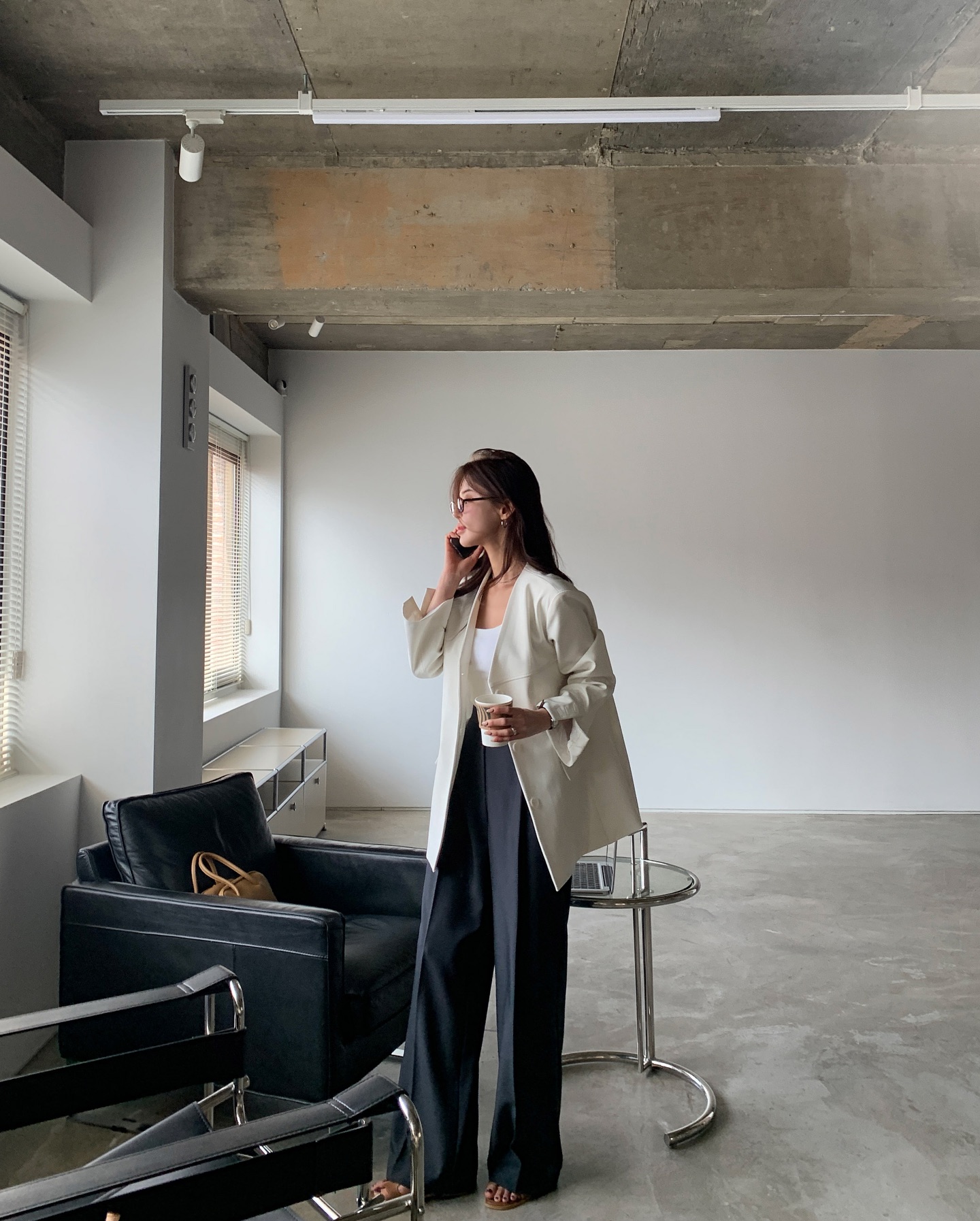 Áo blazer và quần âu: Công thức nhân đôi sự thanh lịch, mặc đi làm 5 ngày 1 tuần cũng không thấy chán- Ảnh 9. Áo blazer và quần âu: Công thức nhân đôi sự thanh lịch, mặc đi làm 5 ngày 1 tuần cũng không thấy chán- Ảnh 9.