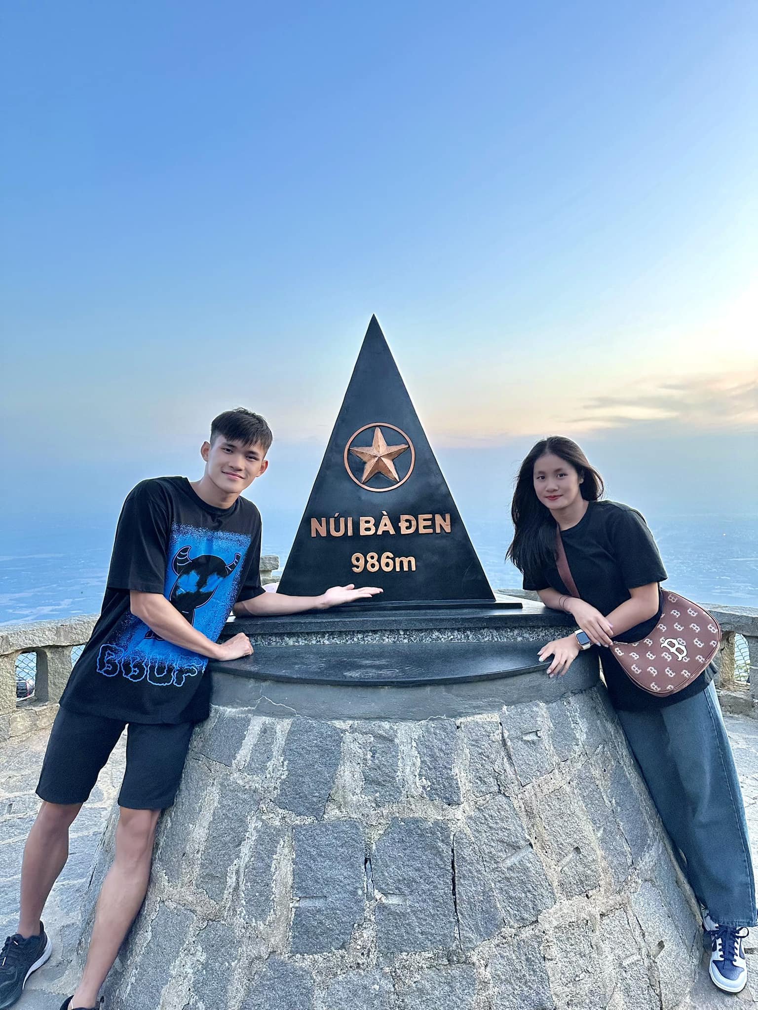 Bức ảnh gây sốt của cặp đôi hot nhất SEA Games 33: Trai tài gái giỏi, đẹp đôi còn Bức ảnh gây sốt của cặp đôi hot nhất SEA Games 33: Trai tài gái giỏi, đẹp đôi còn