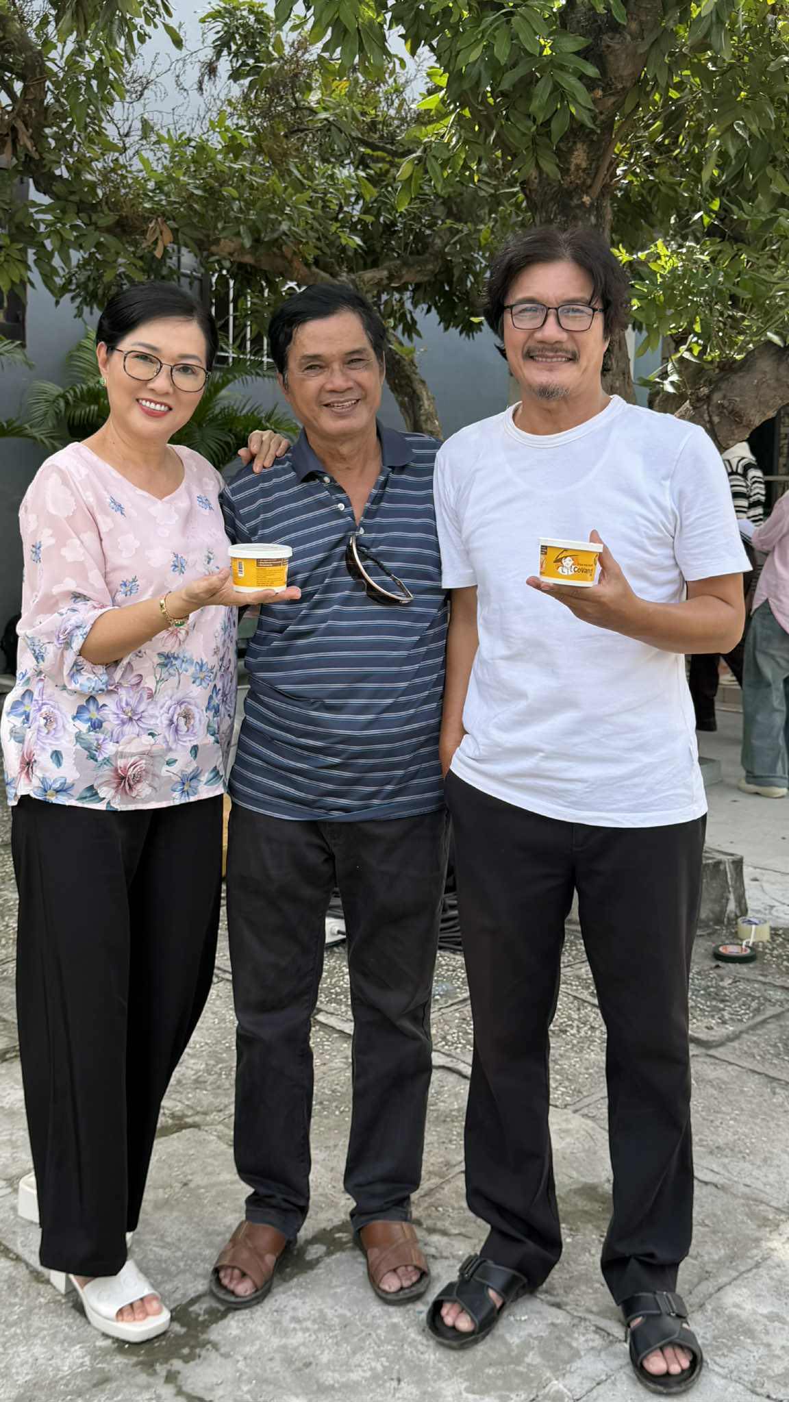 Nam diễn viên cả nước biết mặt nay làm shipper, chạy 30km giao hàng nhưng nhận cái kết chua xót- Ảnh 4. Nam diễn viên cả nước biết mặt nay làm shipper, chạy 30km giao hàng nhưng nhận cái kết chua xót- Ảnh 4.