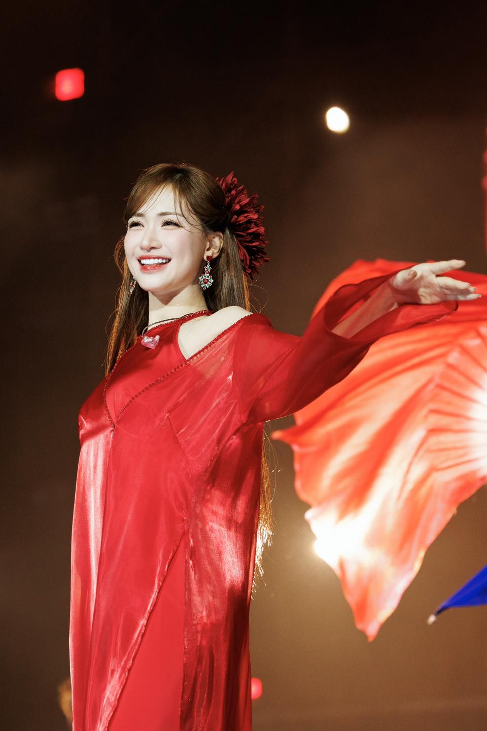 Sao Việt g&acirc;y n&aacute;o loạn tại SEA Games, cổ động vi&ecirc;n Th&aacute;i Lan phải l&agrave;m một việc- Ảnh 3.