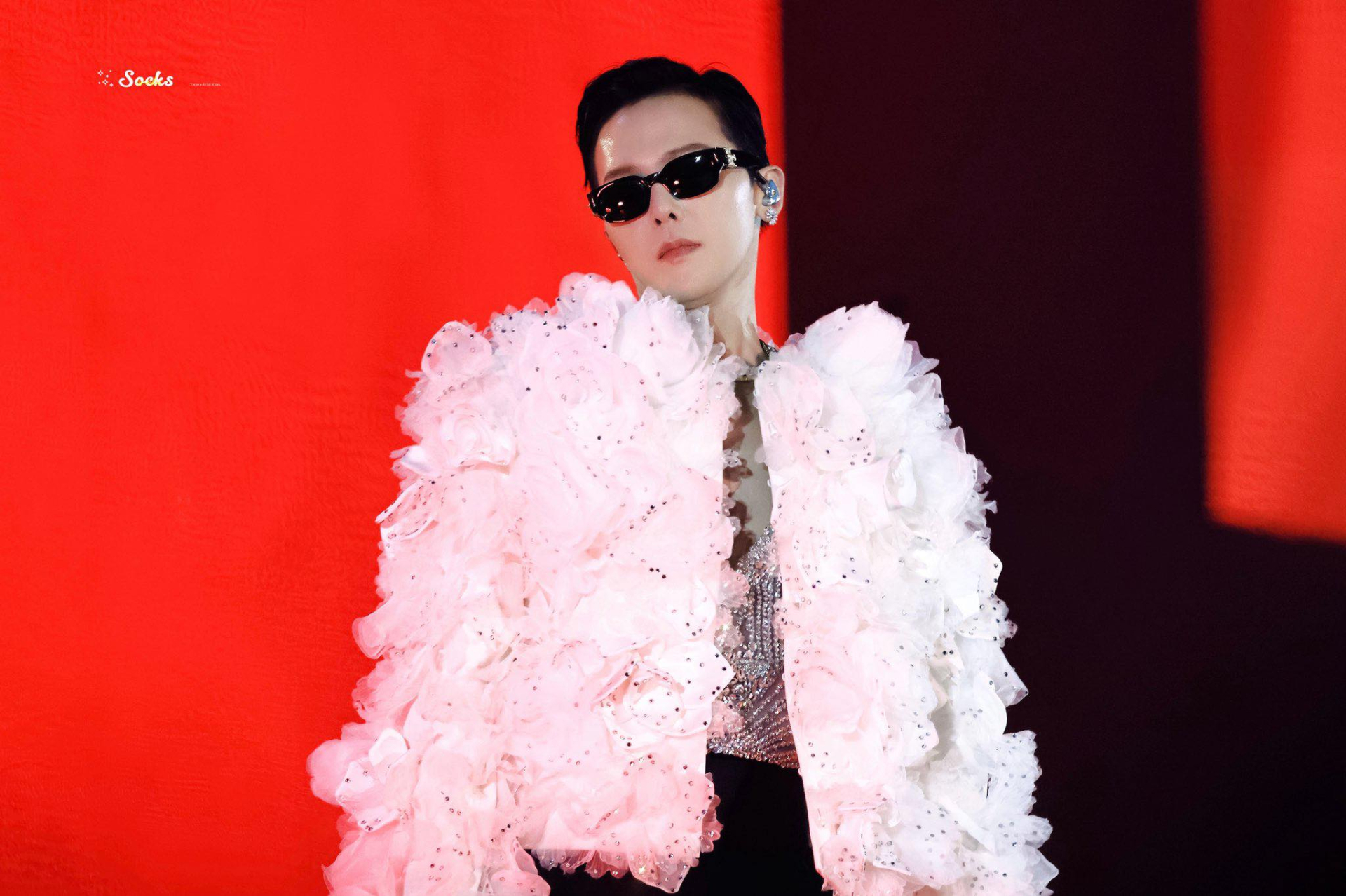 Gần 50 triệu lượt xem G-DRAGON bị "n&eacute;m đ&aacute;", cả c&otilde;i mạng c&atilde;i nhau "ỏm tỏi" - Ảnh 6.