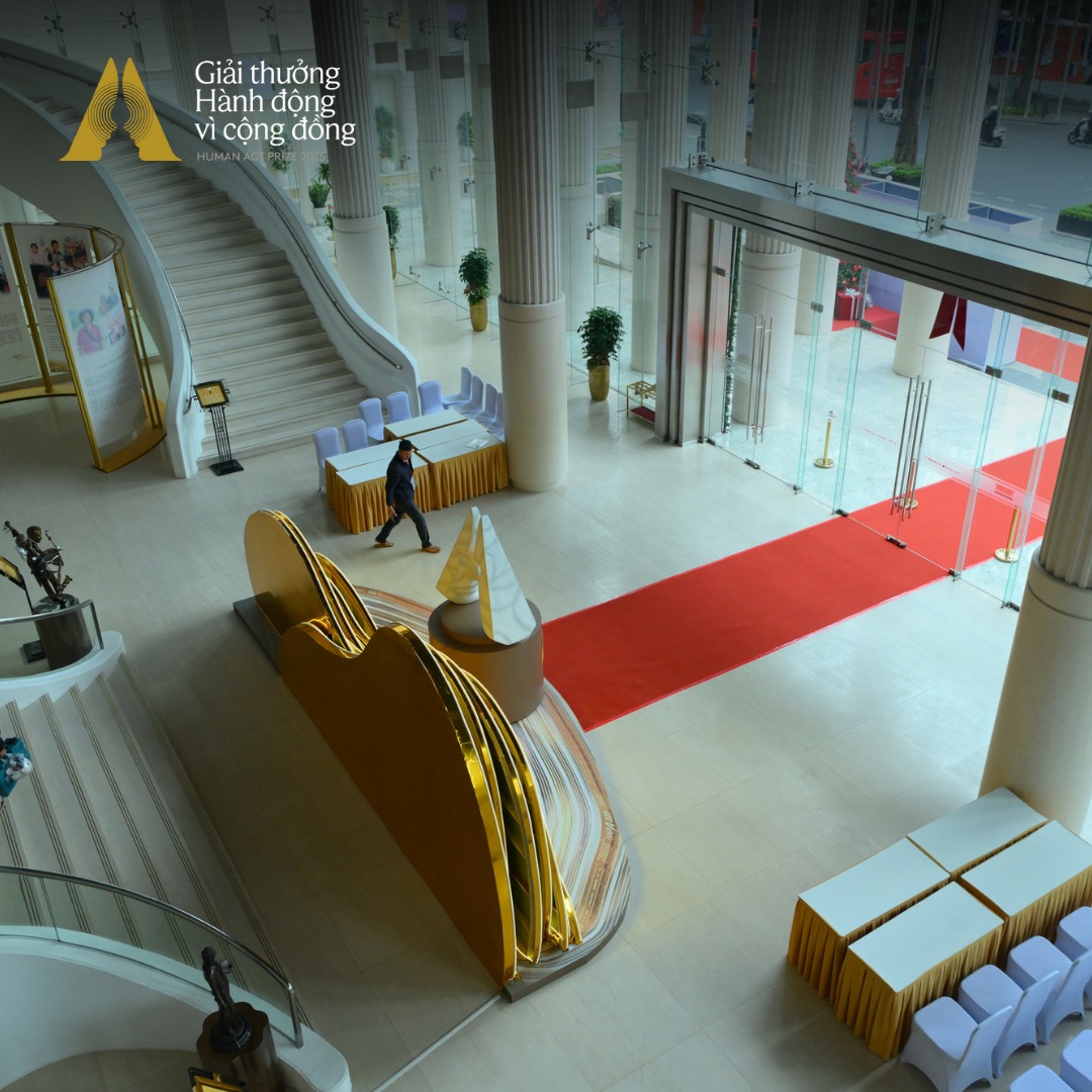 Gala trao giải Human Act Prize 2025: Vinh danh những dự án xuất sắc, nỗ lực vì mục tiêu kiên trì phụng sự- Ảnh 8. Gala trao giải Human Act Prize 2025: Vinh danh những dự án xuất sắc, nỗ lực vì mục tiêu kiên trì phụng sự- Ảnh 8.