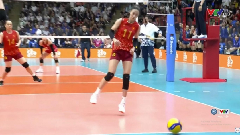 Cận cảnh pha bóng nghiệt ngã nhất SEA Games khiến bóng chuyền nữ Việt Nam mất HCV, netizen tranh cãi: Bóng trong hay ngoài?- Ảnh 1. Cận cảnh pha bóng nghiệt ngã nhất SEA Games khiến bóng chuyền nữ Việt Nam mất HCV, netizen tranh cãi: Bóng trong hay ngoài?- Ảnh 1.