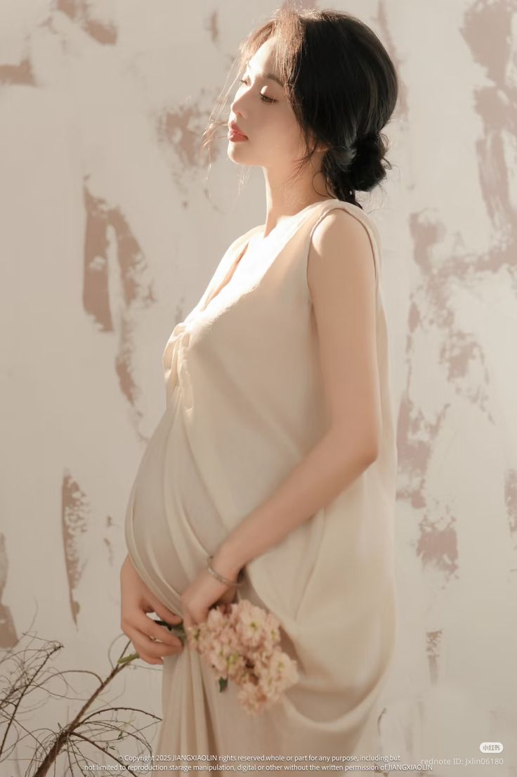 Giường ngủ c&oacute; 3 vật n&agrave;y, vợ chồng đừng vội thắc mắc v&igrave; sao m&atilde;i chưa ho&agrave;i thai- Ảnh 1.