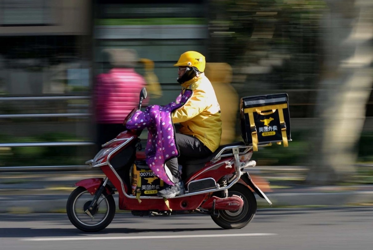 Lời kêu cứu từ các bác sĩ, sáng mặc áo blouse, tối làm shipper: "Nếu không tìm cách kiếm thêm, chúng tôi không có gì để ăn"- Ảnh 2. Lời kêu cứu từ các bác sĩ, sáng mặc áo blouse, tối làm shipper: "Nếu không tìm cách kiếm thêm, chúng tôi không có gì để ăn"- Ảnh 2.