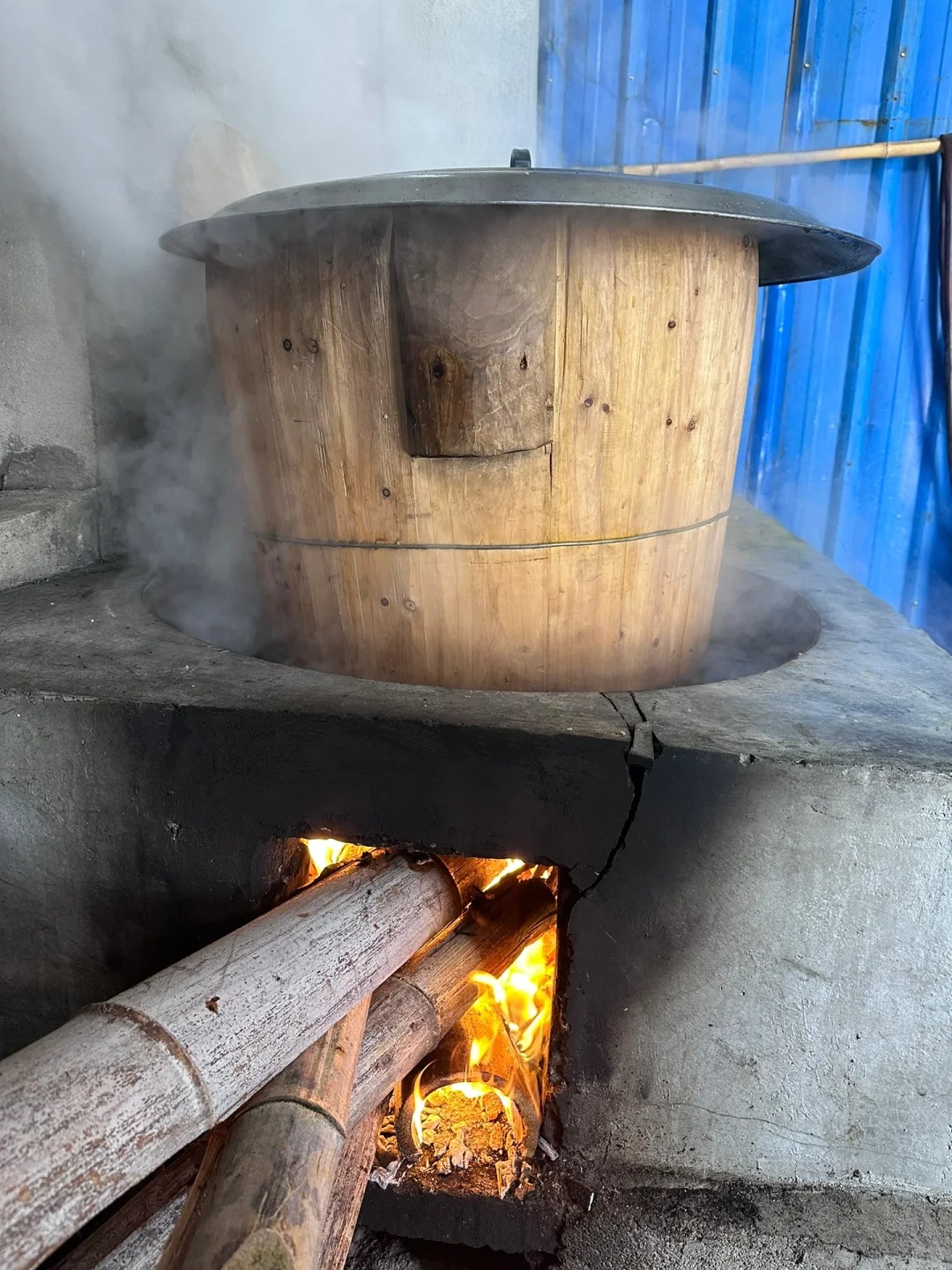 M&oacute;n b&aacute;nh "Vượng Ni&ecirc;n" v&agrave;ng ươm như thỏi v&agrave;ng, b&iacute; mật nằm ở thứ nước tro thần th&aacute;nh của c&aacute;c cụ ng&agrave;y xưa- Ảnh 4.