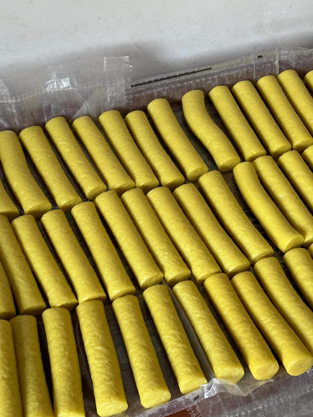 M&oacute;n b&aacute;nh "Vượng Ni&ecirc;n" v&agrave;ng ươm như thỏi v&agrave;ng, b&iacute; mật nằm ở thứ nước tro thần th&aacute;nh của c&aacute;c cụ ng&agrave;y xưa- Ảnh 2.