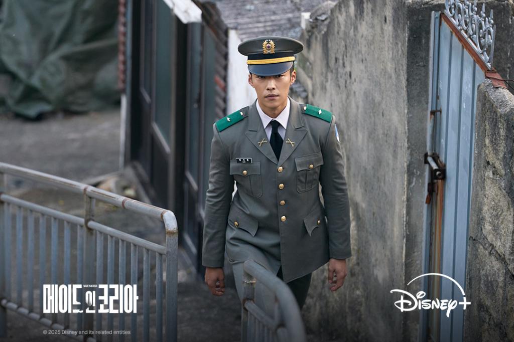 Quá lâu mới thấy 1 phim Hàn nhìn ai cũng phả ra mùi tiền: Dàn cast gom hết tinh hoa vũ trụ, khen 100 lần vẫn thiếu- Ảnh 5. Quá lâu mới thấy 1 phim Hàn nhìn ai cũng phả ra mùi tiền: Dàn cast gom hết tinh hoa vũ trụ, khen 100 lần vẫn thiếu- Ảnh 5.