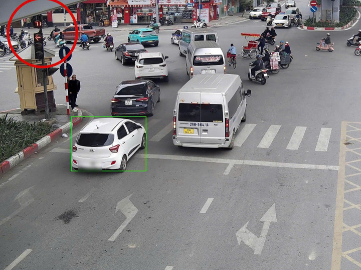 Camera AI ở H&agrave; Nội 'zoom' tới 700m, lưu dữ liệu 75 ng&agrave;y hỗ trợ truy vết vi phạm- Ảnh 2.